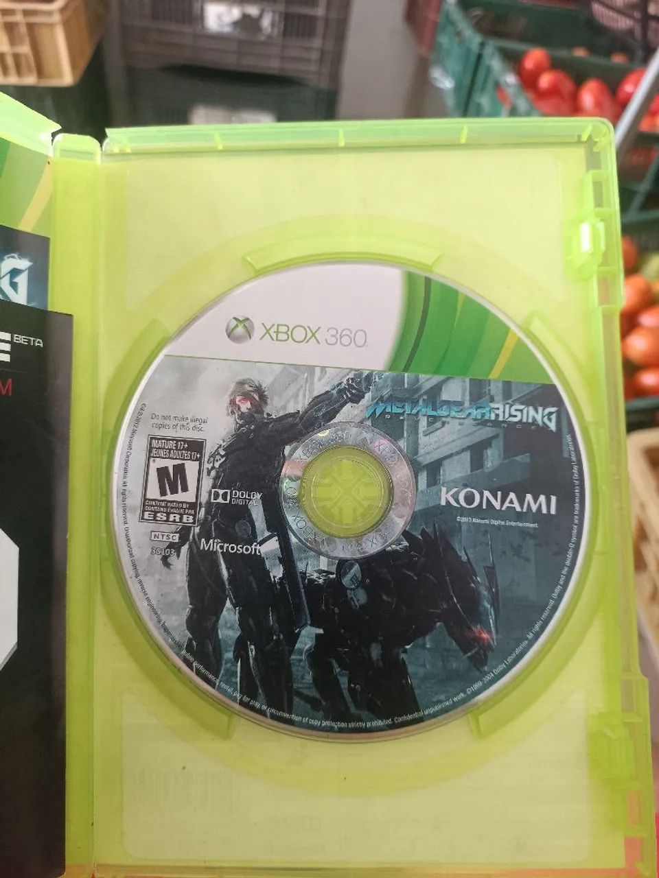 JOGO PARA XBOX 360 ORIGINAL METALGEAR RISING REVENGEANCE - Foto 3