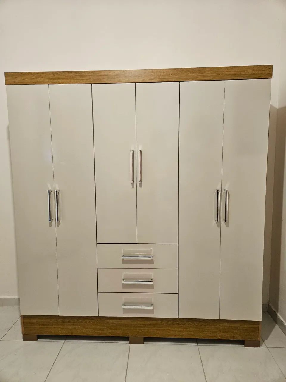 Guarda-roupa semi novo