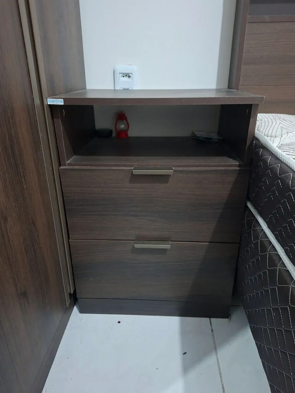 Quarto completo casal cama cabeceira e dois criado mudo - Foto 2