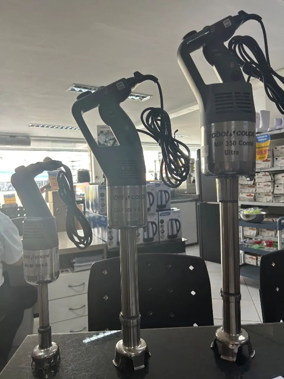 Mixer industrial robot coupe