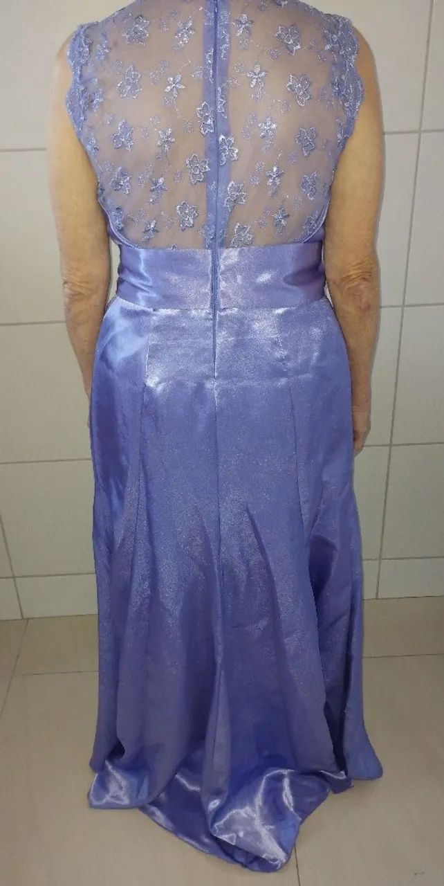 Vestido de Festa cor Hortência em cetim e renda - Foto 3