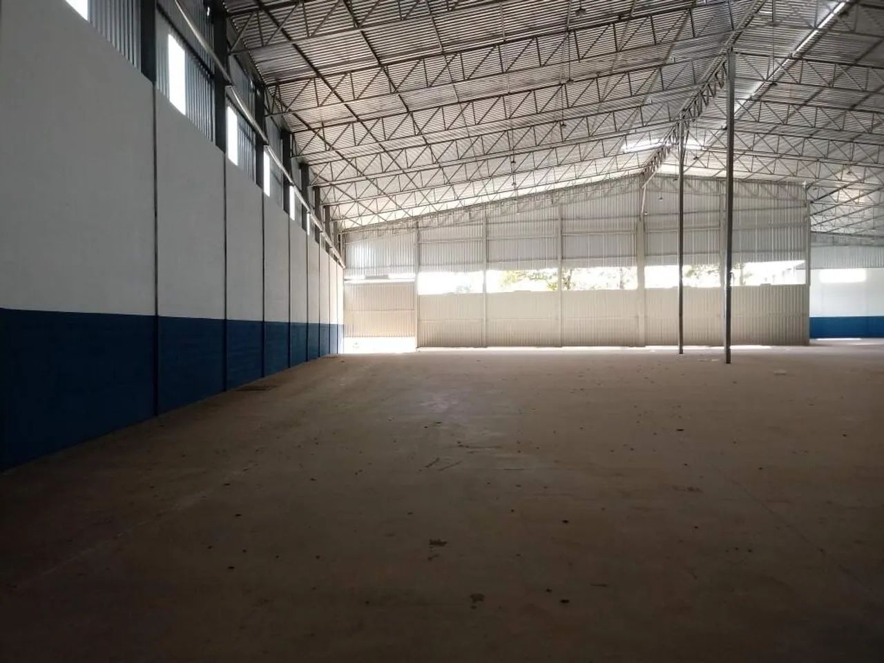 Galpão para locação de 2500m² - 9 docas no bairro Chácara Cotia em Contagem - Foto 4