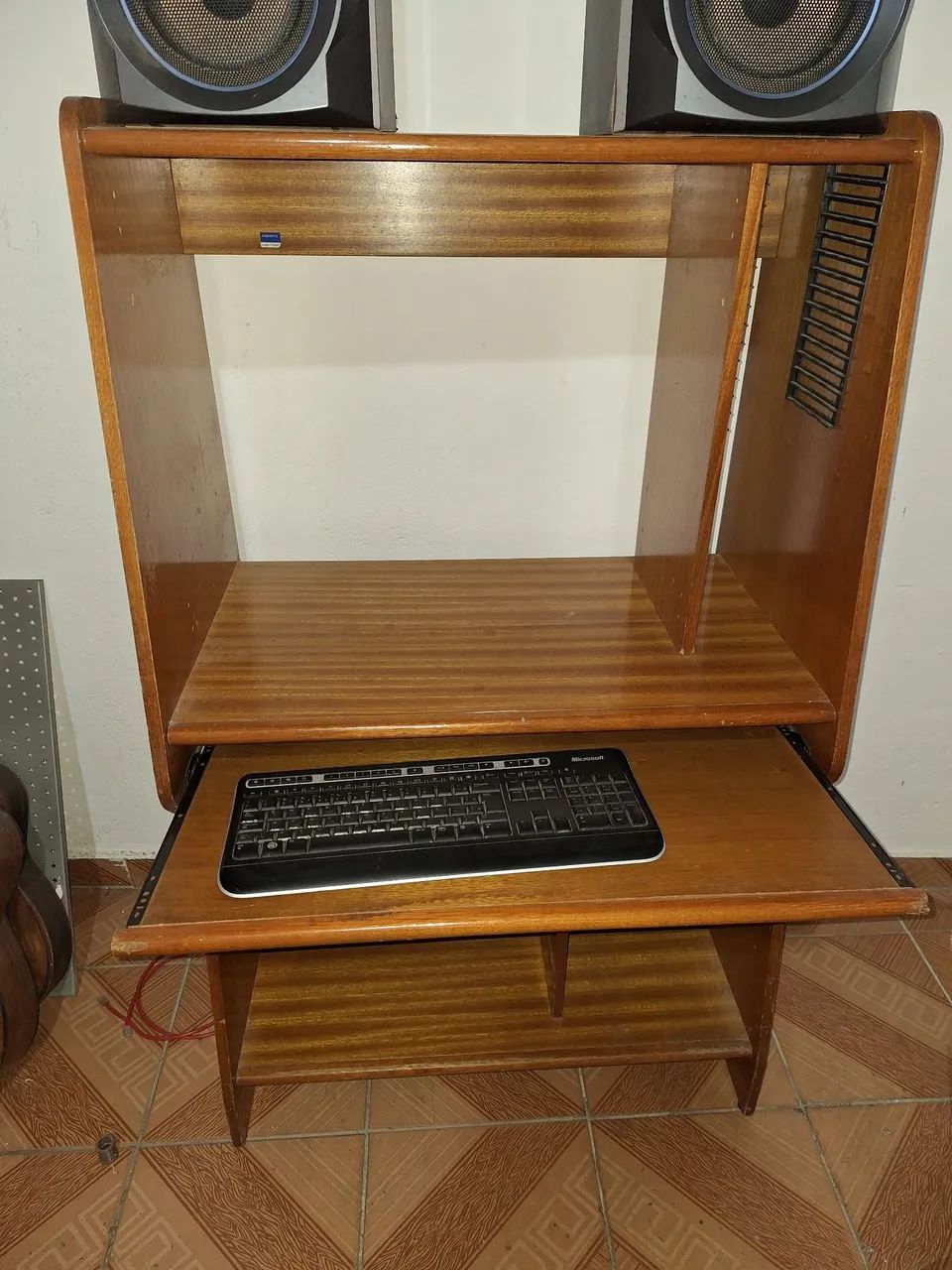Mesa para computador rack