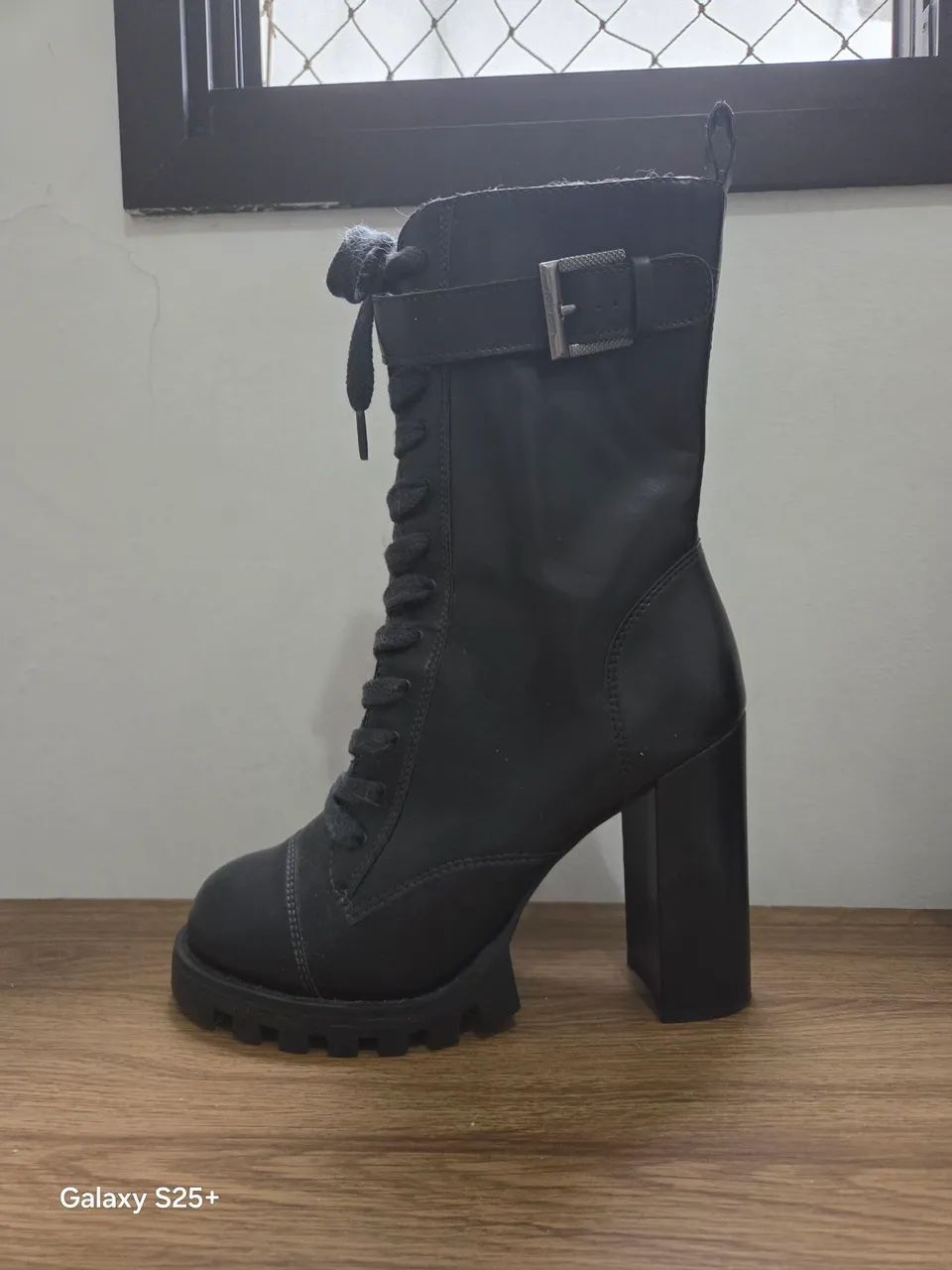 Coturno John john novo