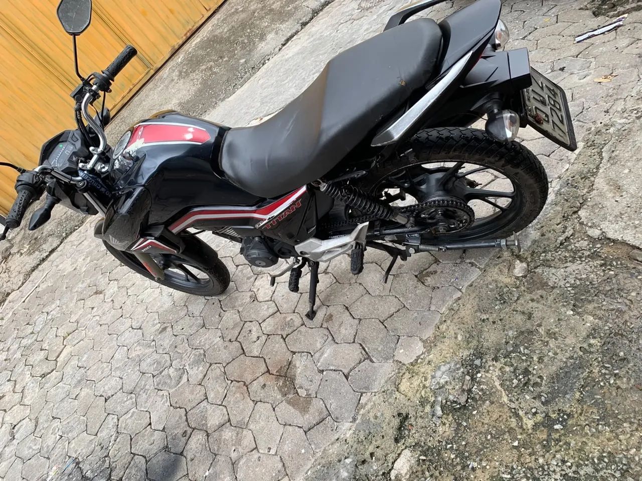 Titan  - Foto 3