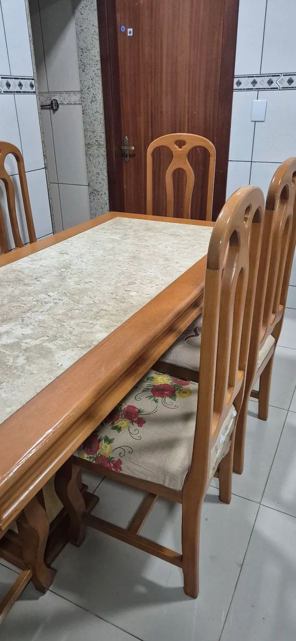 Mesa de madeira + 6 cadeiras - Foto 2