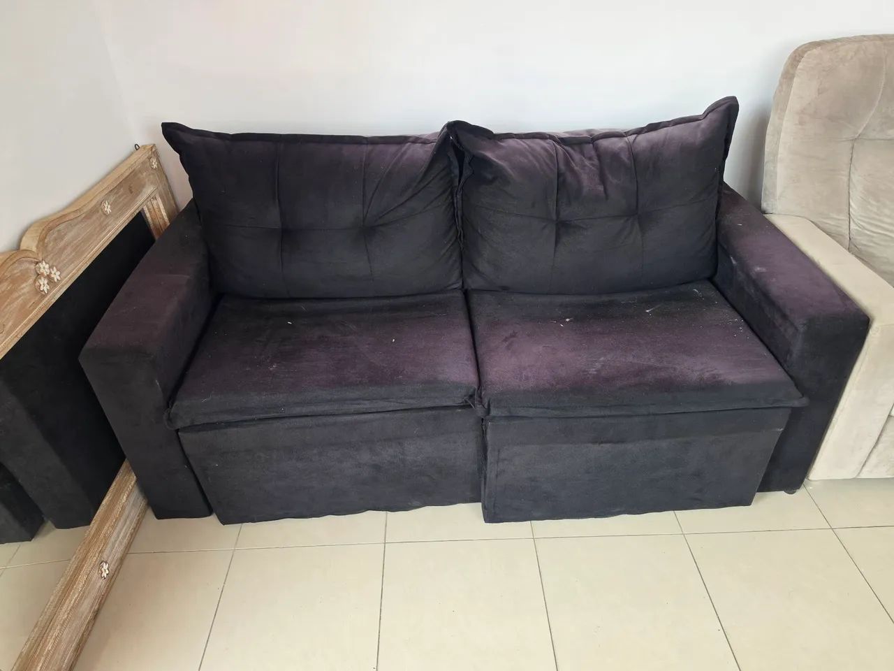Vendo dois Sofás 2 Lugares, sendo um retrátil  - Foto 3