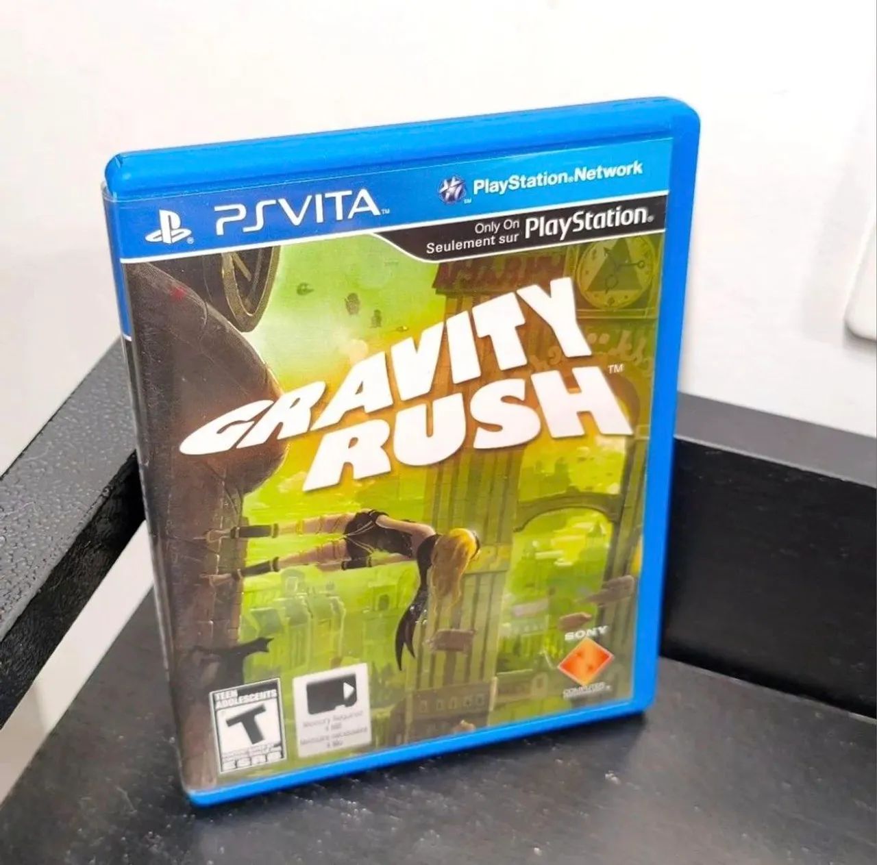 Gravity Rush - PS Vita Americano 