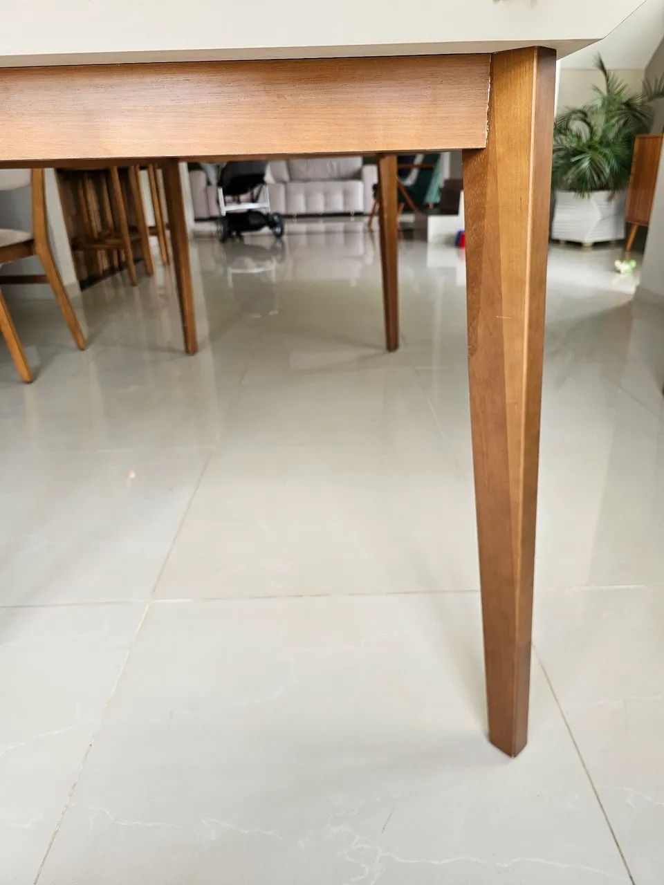 Mesa 6 lugares (madeira e tampo de vidro) - Foto 5