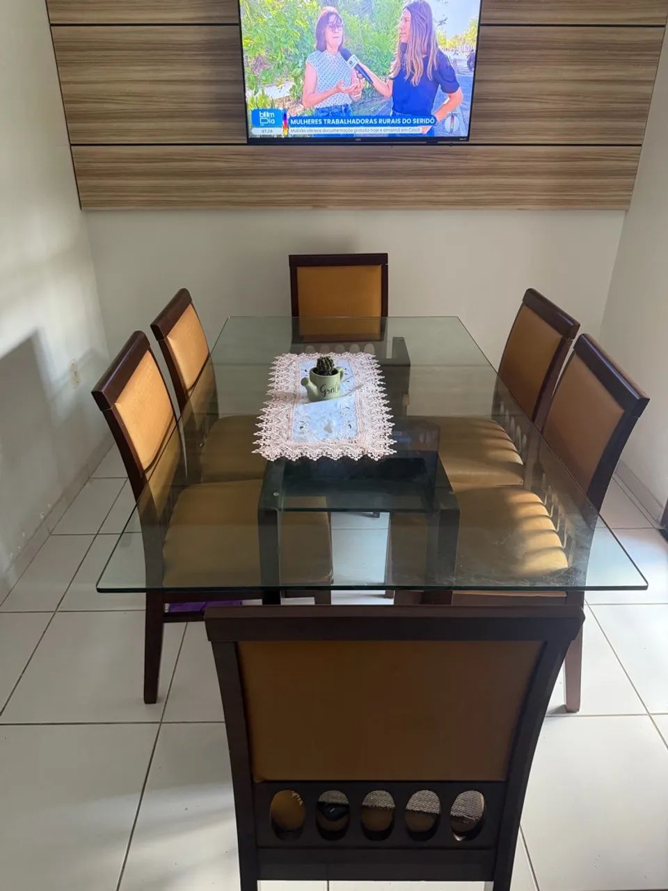 Mesa com 6 cadeiras  - Foto 2