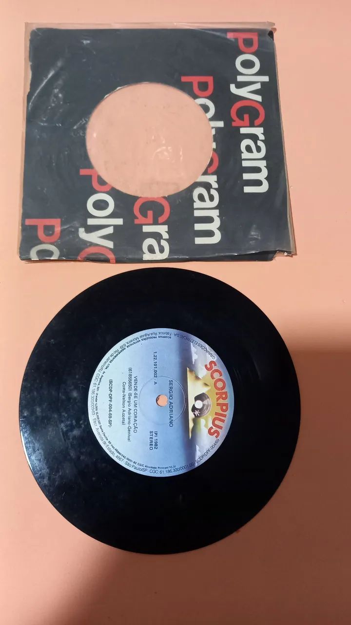 Vinil de 7 polegadas raridade (cerca de 17-18 cm de diâmetro).