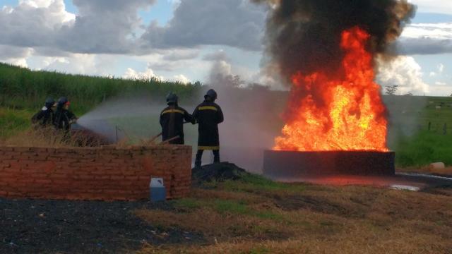 Curso de Bombeiro Civil (Escola Credenciada pelo Corpo de Bombeiros SP)