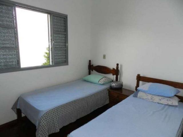 Casa em lote amplo, 3 quartos, quintal, 3 vagas - Foto 8