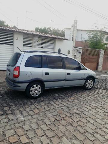 Vendo zafira 2011 GNV 7 lugares - Foto 5