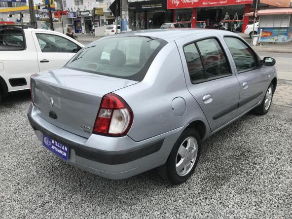 Clio Sed. Privilge Hi-Flex 1.6 16V 4p - Foto 4
