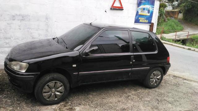 Peugeot 106 98/99 1.0 8 válvulas. Ar, vidros elétricos