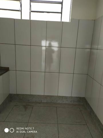 Alugo cômodo comercial