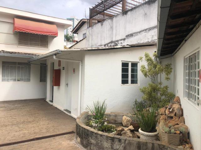 Alugo, para fins comerciais, excelente casa, na Rua Grão Mogol, número 1000, no Sion - Foto 5