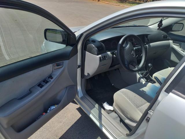 Vendo ou troco + valor corola xli 2008 1.8 - Foto 5