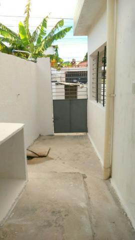 Casa em pau amarelo 2 quartos a 15 munitos do terminal de onibus - Foto 4
