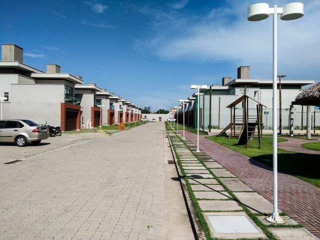 Casas de alto padrão em condomínio vizinho ao shopping - Foto 12