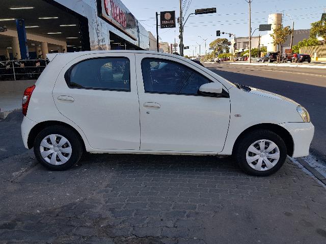 Toyota Etios 1.3 X - Foto 9