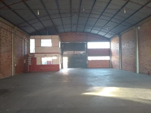 1153L - Pavilhão amplo c/ mezanino - Foto 2