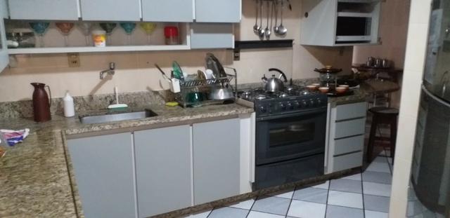 Apartamento lateral, prédio de frente para a Praia do Morro Guarapari - Foto 13