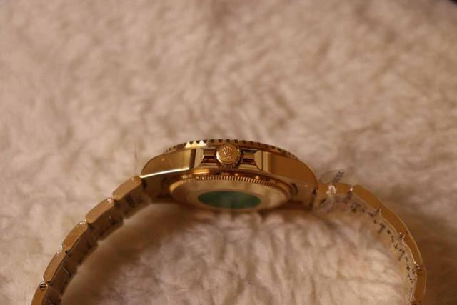 Relogio Modelo com pulseira Personalizada - ja é Vedado - Detalhes incríveis!!! - Foto 2