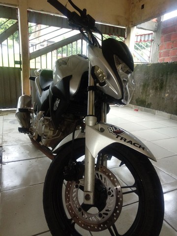 VENDO CB 300 ACEITO CARTÃO