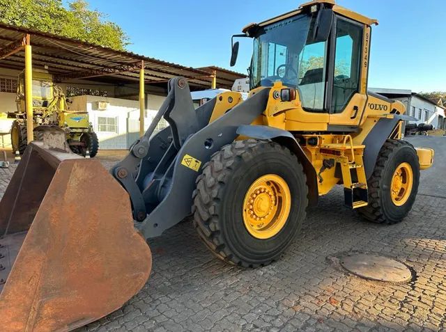 Pá Carregadeira Volvo L70F ano 2014 com ar condicionado, em SP