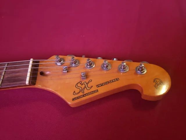 Guitarra Stratocaster SX Vintage