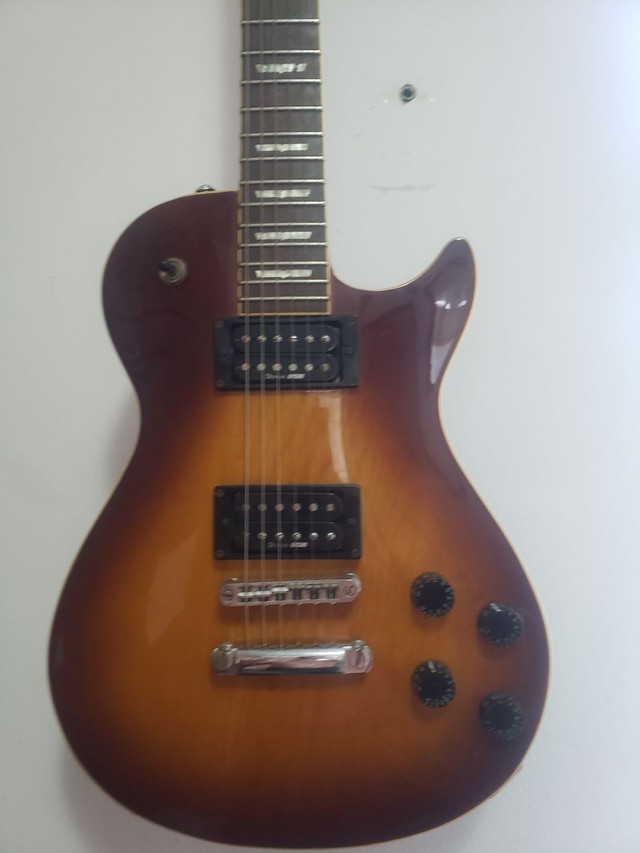 Guitarra les paul washburn +99 anúncios na OLX Brasil
