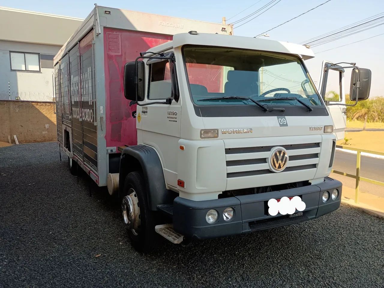 Caminhão pra transporte de bebidas 17 190 - Foto 8