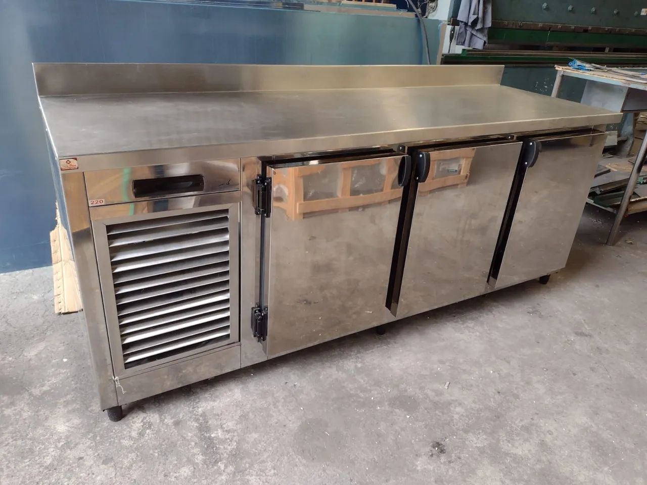 Balcão Refrigerado  3 Portas em Aço Inox 
