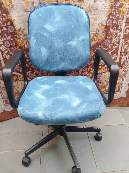 Cadeira escritorio Giroflex com braços