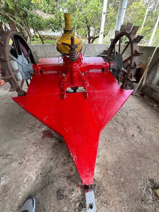 Vendo duas roçadeiras de arrasto ticão - Foto 2