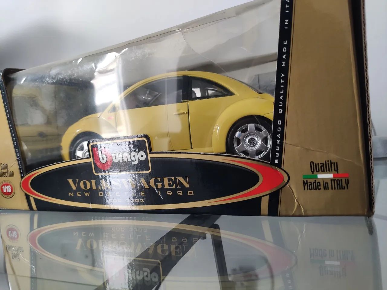 New Beetle (Amarelo) Burago importado. Escala 1/18 - Foto 2