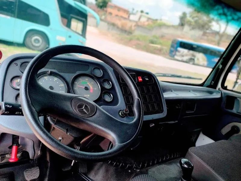 MERCEDES-BENZ 914-C 4X2 2P 1999 - Foto 13
