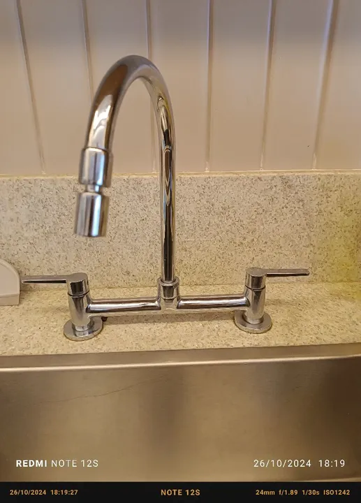 Torneira de Cozinha Dupla em Aço Inox