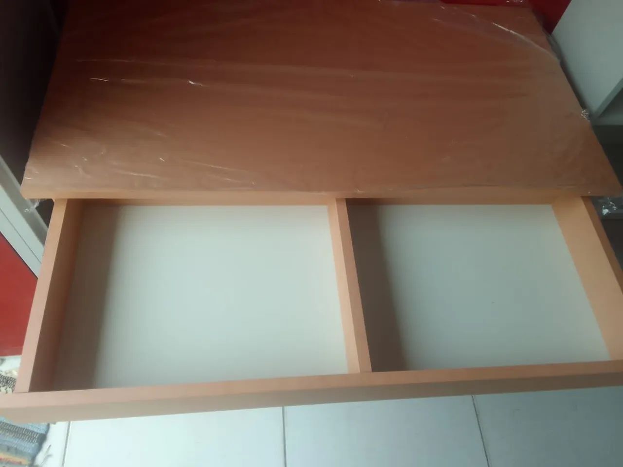 Escrivaninha  com gavetão  - Foto 5