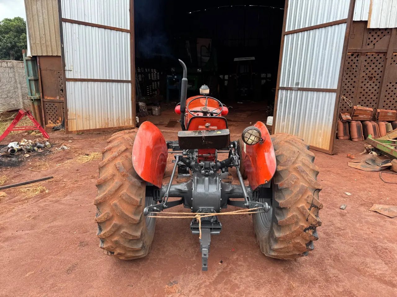 MF 50x 4 marchas e implementos em excelente estado!! - Foto 5