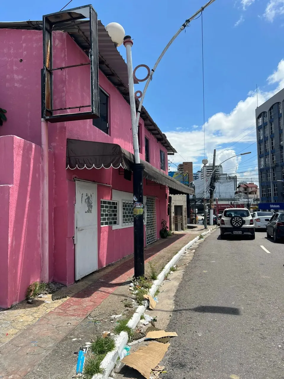 Aluga ou Vende Ponto Comercial na Av. Pará ao lado da Comepi