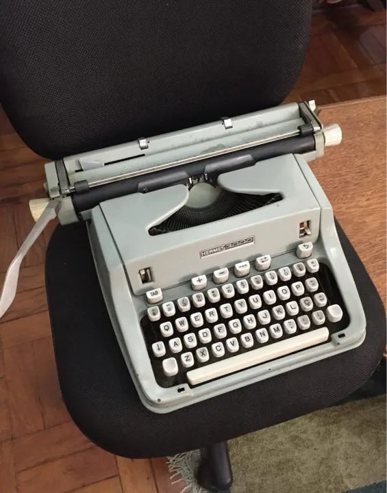 Maquina de escrever Hermes 3000 as duas por 1.200 - Foto 4