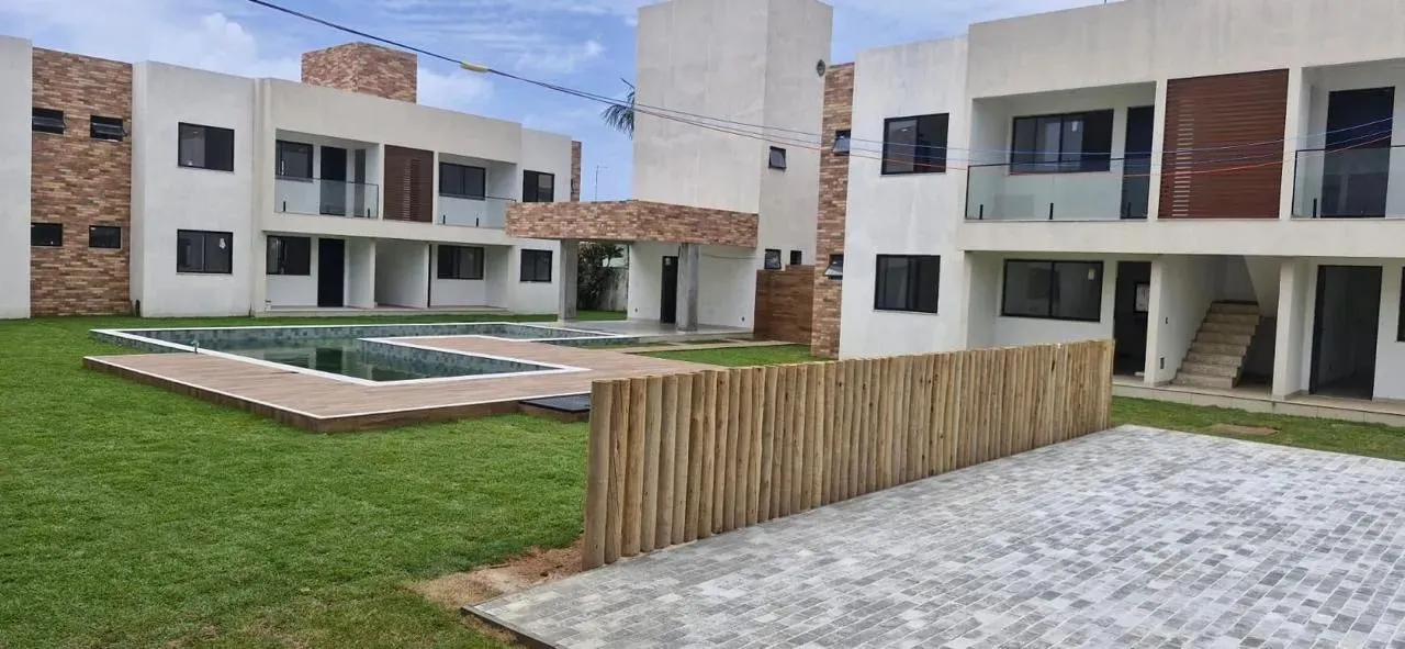 Imóvel para venda tem 60 m2 com 2/4 em Guarajuba (Monte Gordo) -na melhor praia do Litoral