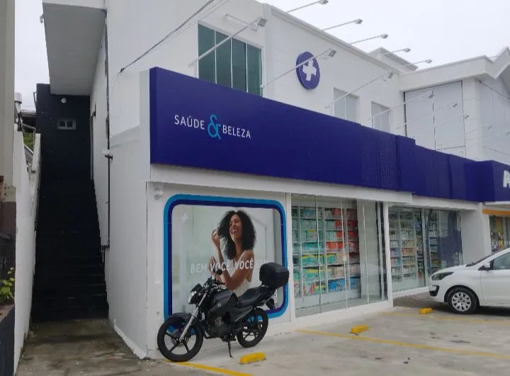 SALA COMERCIAL NA LAGOA SEMI MOBILIADA