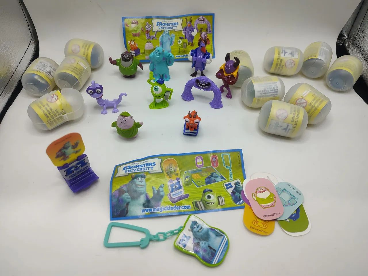 Bonecos Monstros Univers Kinder ovo (usado)itários - Kinder Ovo