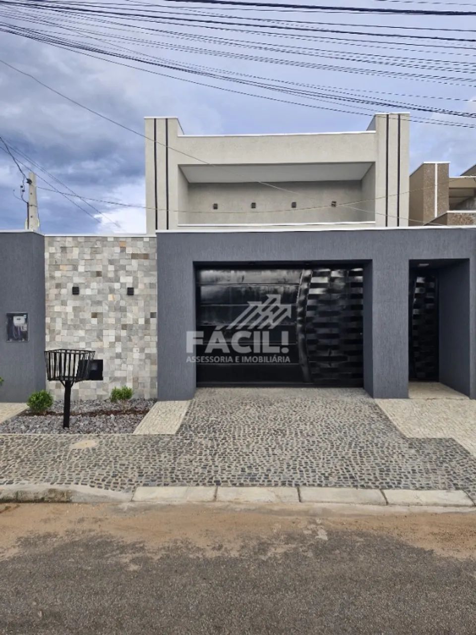 Vende-se Casa 3/4 sendo 1 Suíte na Quadra 507 Sul