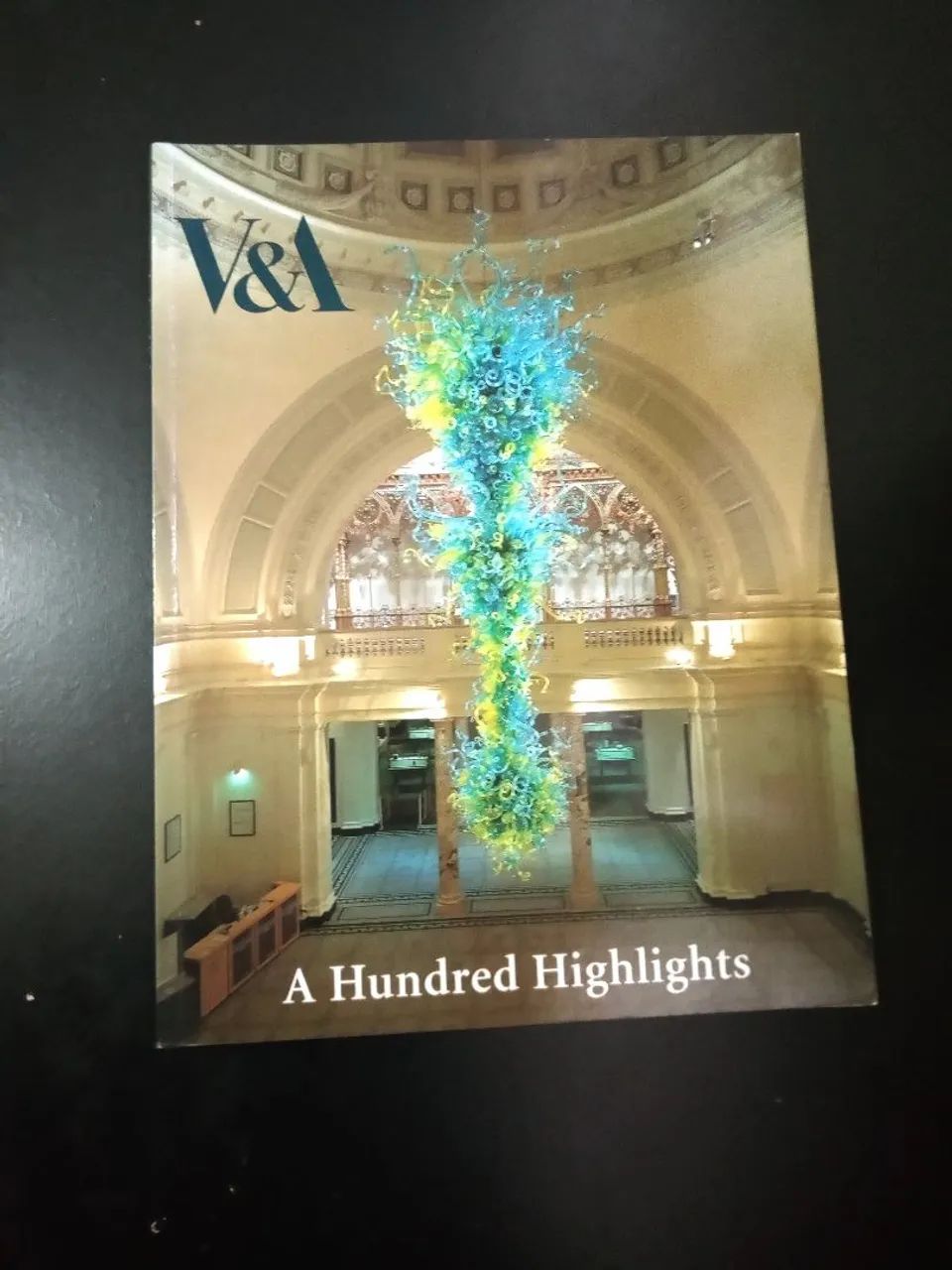 V&A: A Hundred Highlights - Livro