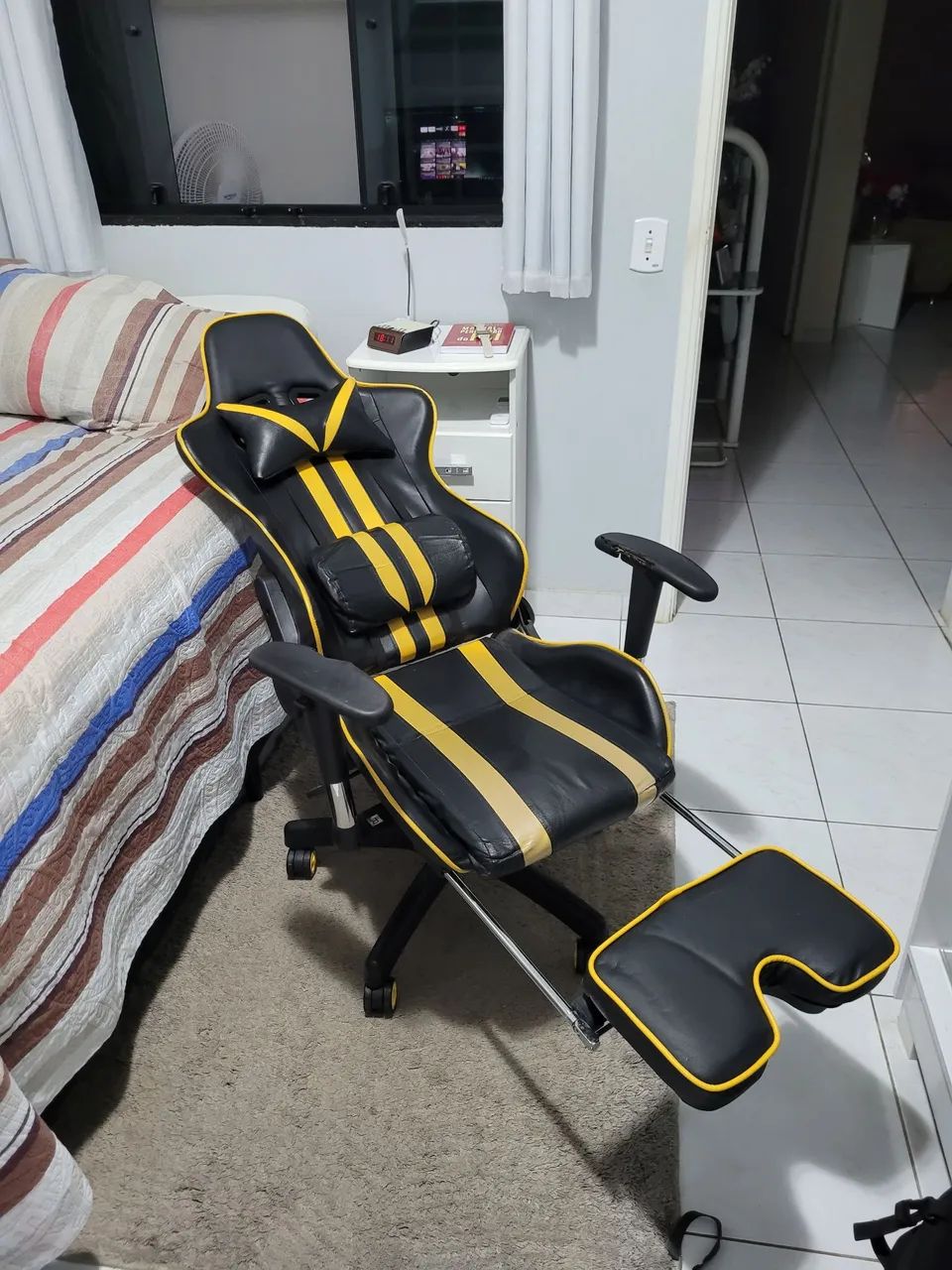 Cadeira Gamer reclinável com apoio para os pés - Foto 4